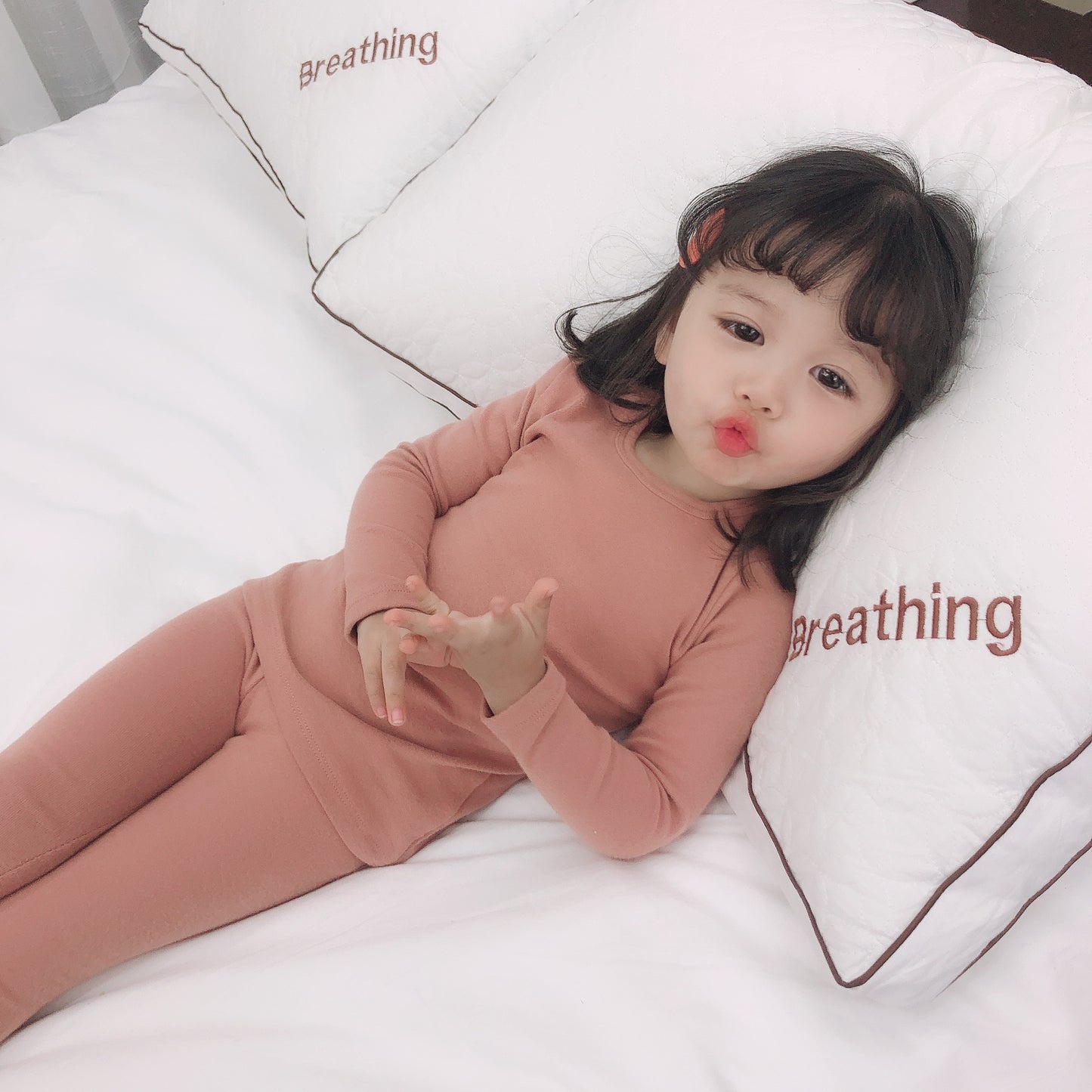 Neutral dreams sleep set